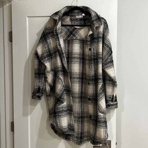 RD Style Shacket - Picture 1 of 7